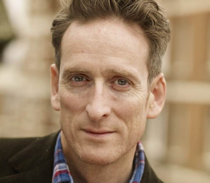 Charles Vallance headshot
