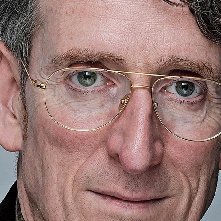 Charles Vallance headshot